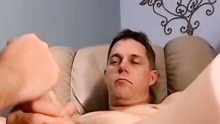 Mature homo sucks amateurs cock to help him cum faster
