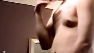 Real amateur homo gets a blowjob until shooting a cumload