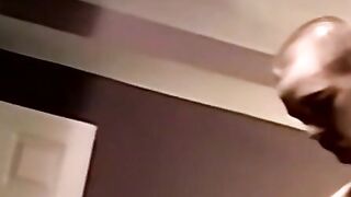 Real amateur homo gets a blowjob until shooting a cumload