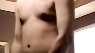 Real amateur homo gets a blowjob until shooting a cumload