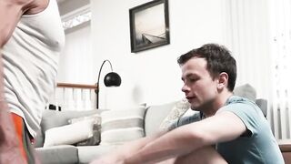 DILF Dallas Steele gives anal fuck Twink Logan Cross