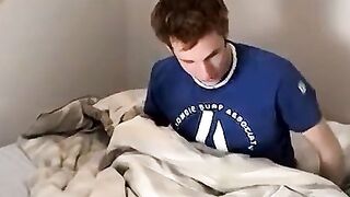 ToesXXX.com - Twink foot worship freaky play in the tub and bed