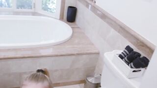 College sluts penetrated with big dick and squirted with cum