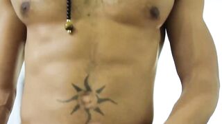 MaleNoir.com - Black stud Zario Travezz strokes his huge BBC and shoots a massive loa