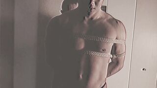 KawasakiYoshi.com - Japanese muscle hunk Kosuke bound and helpless against Shibari ma