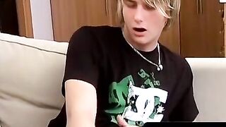 ToesXXX.com - Gay twink's foot play and cumshot display