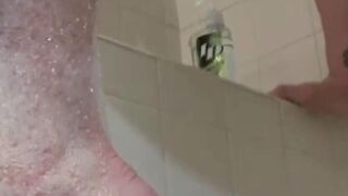 Horny jock Jason Pitt fantasizing and jerks while he is in the tub