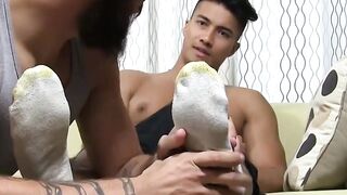 MaleFeetXXX.com - Ken Ott's self-pleasure session with feet worship