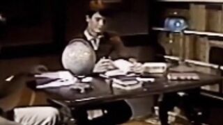 RetroDudes.com - Nerdy college students blow each other in the library