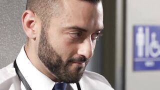 Muscular hunks Drew Valentino and Brogan bareback intensely