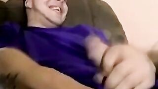 JoeSchmoeXXX.com - Walter gets nice head from Jason after cock shaving