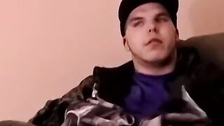 JoeSchmoeXXX.com - Walter gets nice head from Jason after cock shaving