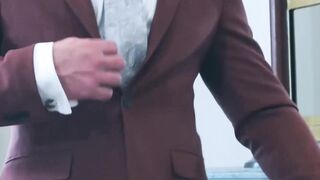 Classy bearded jock Andy Star deepthroats big throbbing cock
