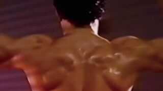 STunning beefcake Vinnie Marino milks his cum by continuous wanking it