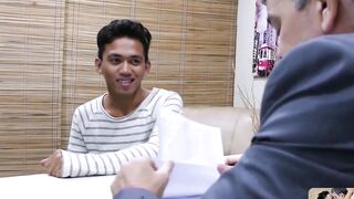PinoyBoys.com - Office twink gets an 8-inch promotion from his horny boss