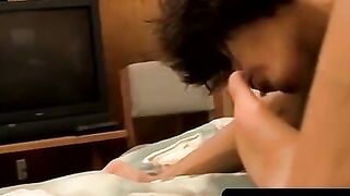 ToesXXX.com - Toe sucking twinks' passionate kissing and bareback ride
