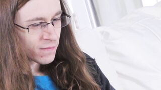 Mature Sexy Vanessa lures amateur Connor Coxxx with her fucking skills