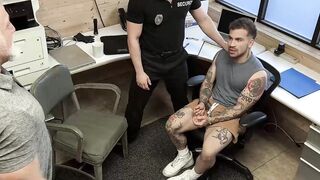 Perp Keith Foxxx devours the muscled officer and his hairy stepdads huge dicks Hoe 2