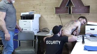 Perp Keith Foxxx devours the muscled officer and his hairy stepdads huge dicks Hoe 2