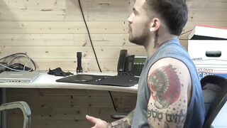 Perp Keith Foxxx devours the muscled officer and his hairy stepdads huge dicks Hoe 2