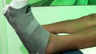 MaleFeetXXX.com - Giant Andre indulges in a great foot massage and intense feet worsh