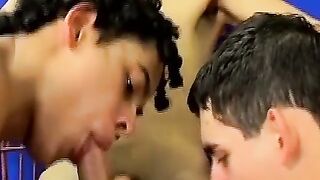 Homosexual butt buddies have an amazing anal threesome