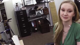 Big ass hottie fucked doggystyle for moolah by a broker