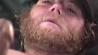 MenWorkinXXX.com - Dirty old bum Lee Bond masturbates for cash on a bed