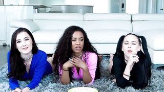 TeenGroupSex.com - Adorable teen sluts pleasure one cock during movie night
