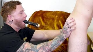 Officer Jeremiah Cruze tied gay shoplifter Donovin Rece so he could shower him with c Hoe 2