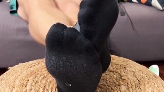 MaleFeetXXX.com - Johnny S shows off his perfect body and suckable feet while relaxin