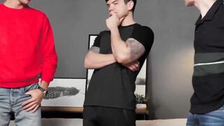NextDoorXXX.com - Elliot Finn surprises Dakota Payne with a threesome