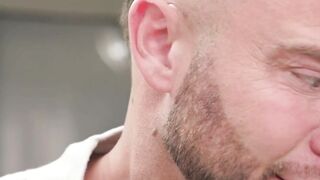 NURU RUBS - Therapist Deals Her Client's Fear Of Being Touched With Wild Sex FRENCH SUBTITLES