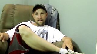 JoeSchmoeXXX.com - Billy Bob wanks his cock before spraying out a cumload
