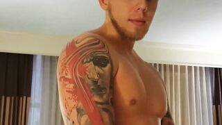 Fitness hunk Steve Rinkz gets naughty with his veiny cock