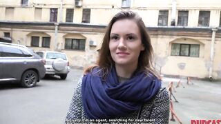 Voluptuous sluts tricked inside stunning sex with so-called agent