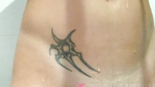 Vends-ta-culotte - French cunt with mouth Piss and Shower Masturbation