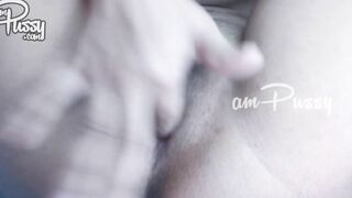 CLOSE-UP AMATEUR CUNT FINGER FUCKED