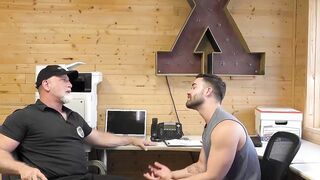 Muscled perp Jaxon Valor strokes the hairy officers big cock to avoid getting jailed Hoe 2