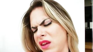 TS Girl Barbara Perez Craves Anal With A Man