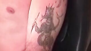 MenWorkinXXX.com - Tattooed butt muncher strokes his stiff pecker with joy