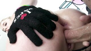 NYMPHO Working out Bella Jane's tight holes