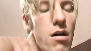Blonde twinks deepthroat and anal drilling ends with facial Hoe 2