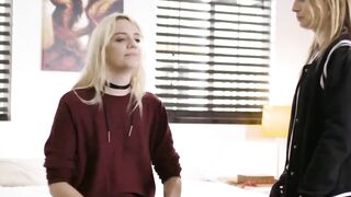 Conflicted 19 Yo Kristen Scott Discovers Her Sexuality With Dyke Skinny Blonde Kenna James