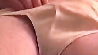 MenWorkinXXX.com - Nasty old man enjoys solo wanking in a cheap motel room