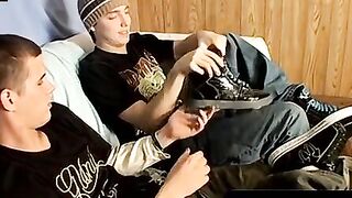 ToesXXX.com - Muscular studs' gentle toe touch with wild masturbation