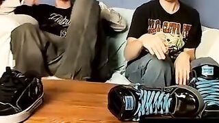 ToesXXX.com - Muscular studs' gentle toe touch with wild masturbation