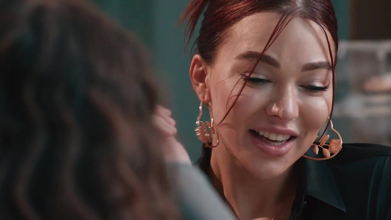 Transfixed Beauty TRANSFIXED - beauty Waitress Emma Rose Rekindles With Mature Bestie ...