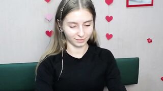 Beautiful babe TaliaSunshin masturbates on webcam solo action