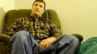 JoeSchmoeXXX.com - Straight Chuck gets his big junk sucked by another man